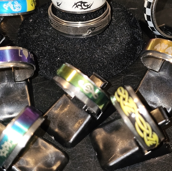 Rings V - Picture 8 of 9